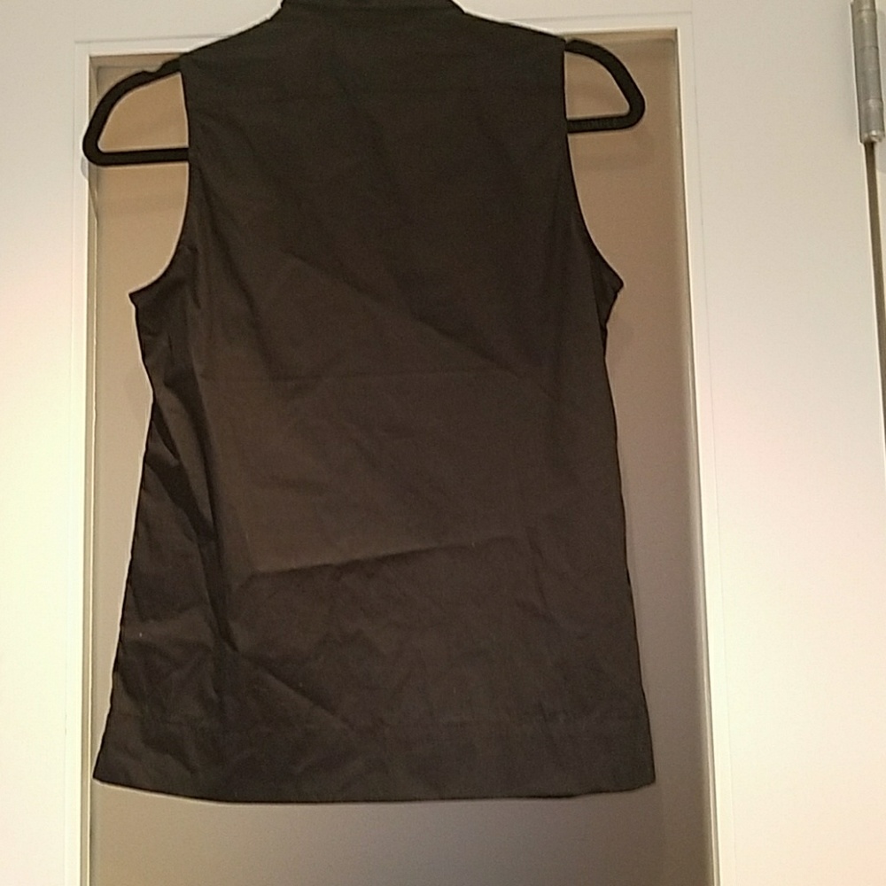 Gap Sleveless Button Up - Picture 3 of 5